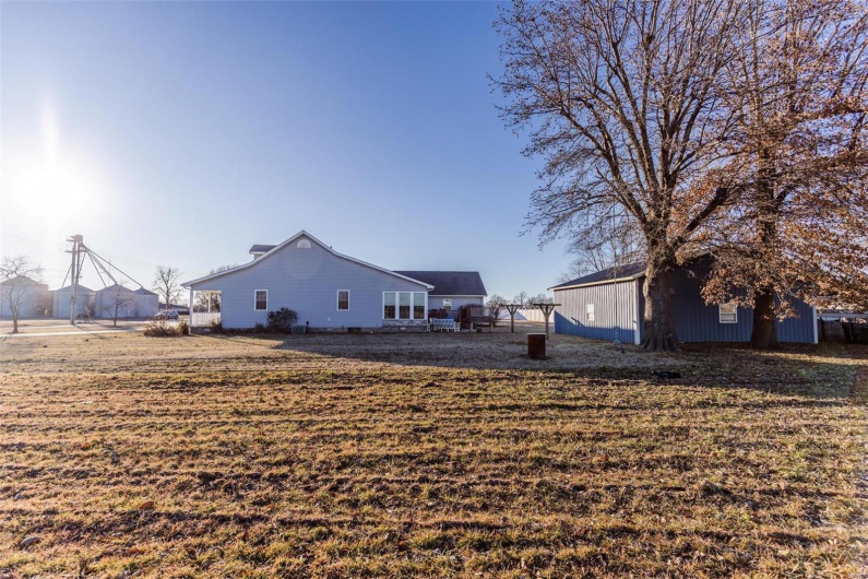 702 S 525th Rd, East Prairie, Missouri 63845, 4 Bedrooms Bedrooms, 13 Rooms Rooms,3 BathroomsBathrooms,Residential,For Sale,S 525th Rd,MAR25002390
