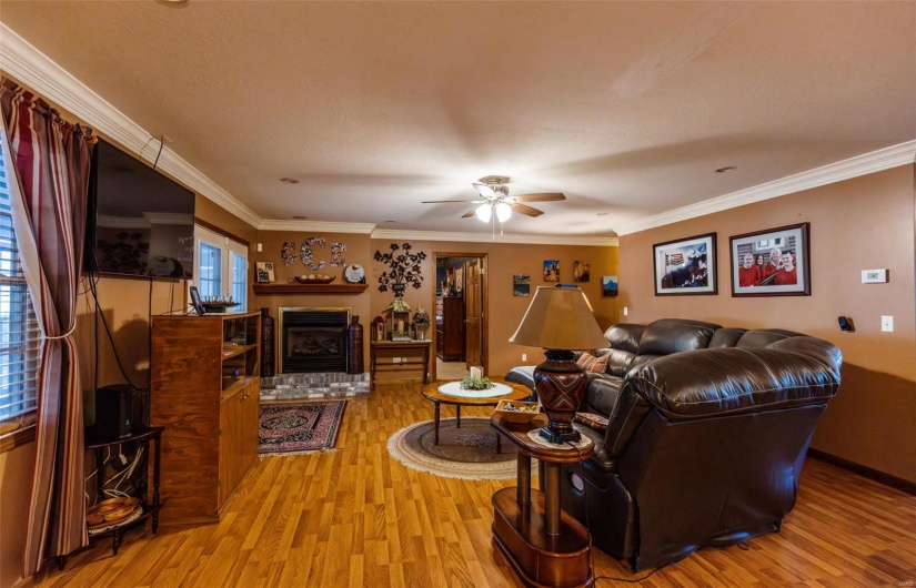 702 S 525th Rd, East Prairie, Missouri 63845, 4 Bedrooms Bedrooms, 13 Rooms Rooms,3 BathroomsBathrooms,Residential,For Sale,S 525th Rd,MAR25002390