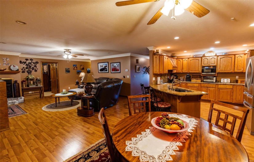 702 S 525th Rd, East Prairie, Missouri 63845, 4 Bedrooms Bedrooms, 13 Rooms Rooms,3 BathroomsBathrooms,Residential,For Sale,S 525th Rd,MAR25002390