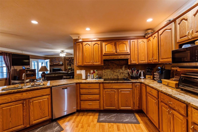 702 S 525th Rd, East Prairie, Missouri 63845, 4 Bedrooms Bedrooms, 13 Rooms Rooms,3 BathroomsBathrooms,Residential,For Sale,S 525th Rd,MAR25002390