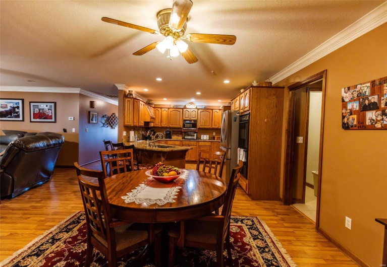 702 S 525th Rd, East Prairie, Missouri 63845, 4 Bedrooms Bedrooms, 13 Rooms Rooms,3 BathroomsBathrooms,Residential,For Sale,S 525th Rd,MAR25002390