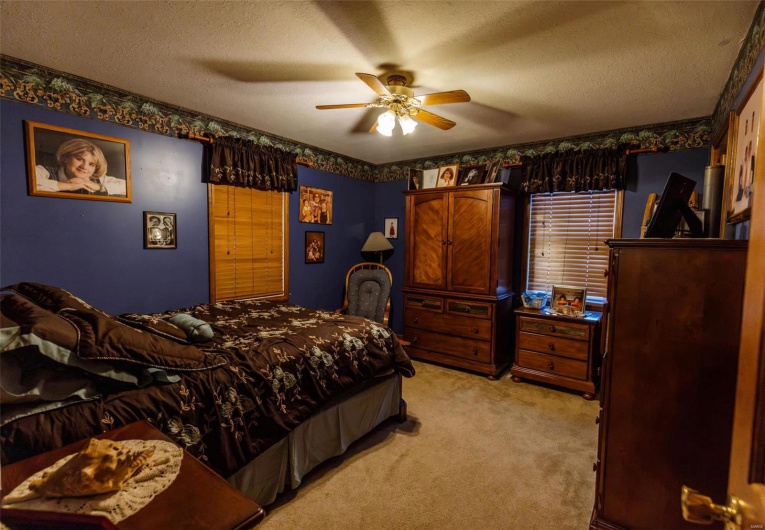 702 S 525th Rd, East Prairie, Missouri 63845, 4 Bedrooms Bedrooms, 13 Rooms Rooms,3 BathroomsBathrooms,Residential,For Sale,S 525th Rd,MAR25002390