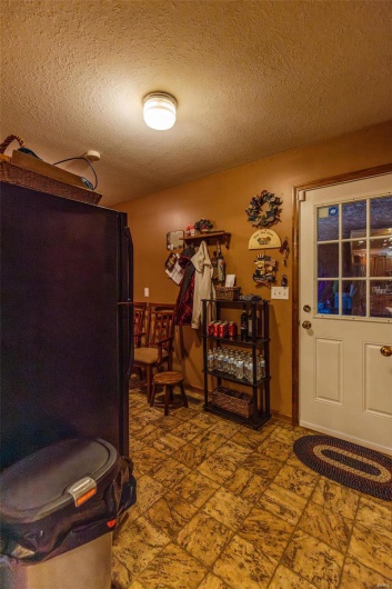 702 S 525th Rd, East Prairie, Missouri 63845, 4 Bedrooms Bedrooms, 13 Rooms Rooms,3 BathroomsBathrooms,Residential,For Sale,S 525th Rd,MAR25002390