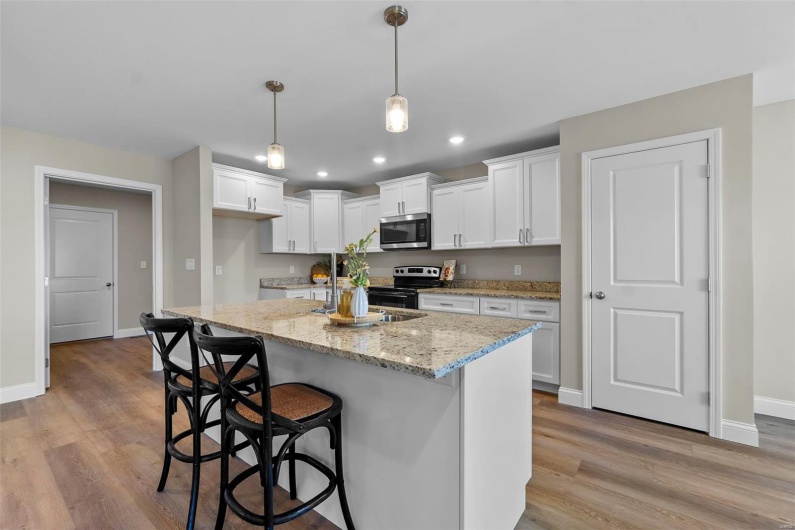 5327 Pinedale Drive, Jackson, Missouri 63755, 3 Bedrooms Bedrooms, 9 Rooms Rooms,2 BathroomsBathrooms,Residential,For Sale,Pinedale,MAR25002915