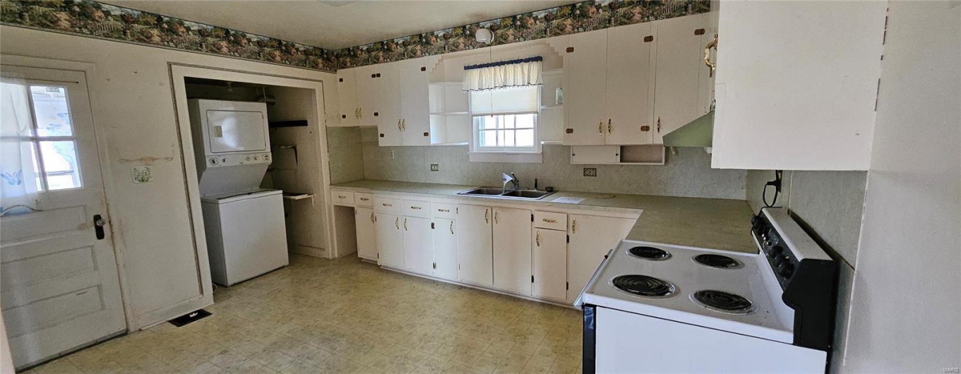 9302 Main Street, Altenburg, Missouri 63732, 3 Bedrooms Bedrooms, 5 Rooms Rooms,1 BathroomBathrooms,Residential,For Sale,Main,MAR24014109