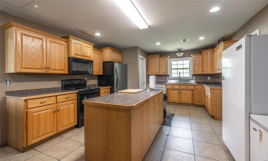 1157 Madison 502, Fredericktown, Missouri 63645, 3 Bedrooms Bedrooms, 7 Rooms Rooms,2 BathroomsBathrooms,Farm,For Sale,Madison 502,MAR25002218