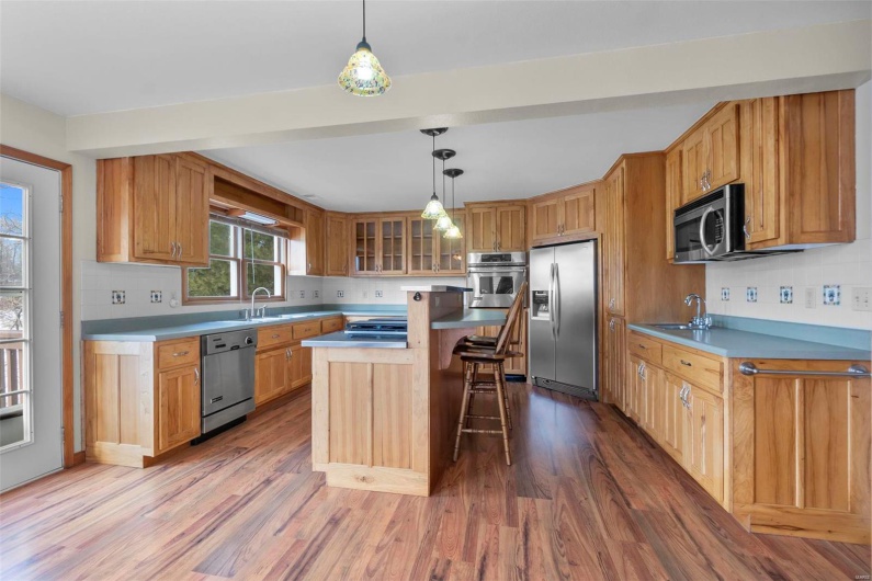 520 Christopher Drive, Perryville, Missouri 63775, 3 Bedrooms Bedrooms, 12 Rooms Rooms,2 BathroomsBathrooms,Residential,For Sale,Christopher,MAR25003150