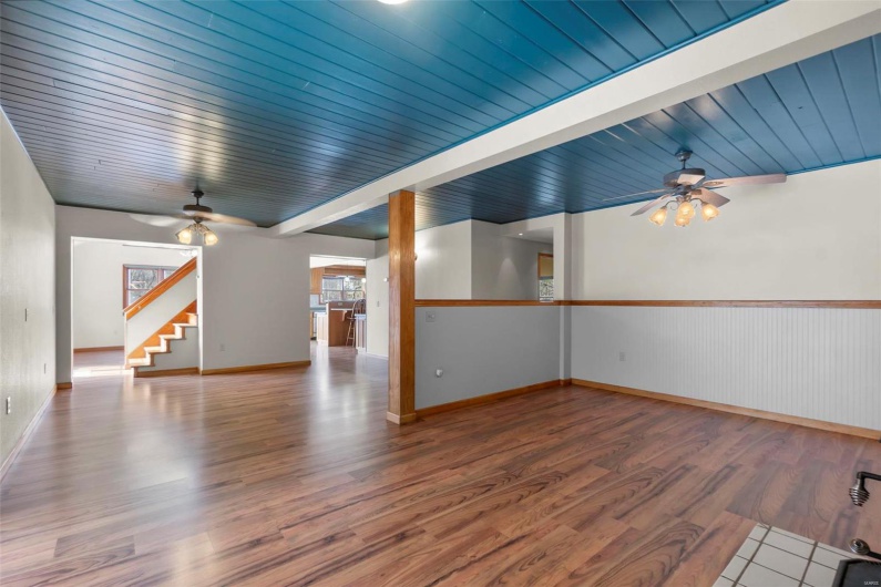 520 Christopher Drive, Perryville, Missouri 63775, 3 Bedrooms Bedrooms, 12 Rooms Rooms,2 BathroomsBathrooms,Residential,For Sale,Christopher,MAR25003150