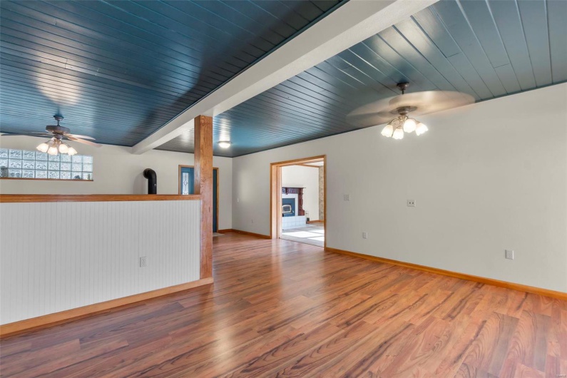520 Christopher Drive, Perryville, Missouri 63775, 3 Bedrooms Bedrooms, 12 Rooms Rooms,2 BathroomsBathrooms,Residential,For Sale,Christopher,MAR25003150
