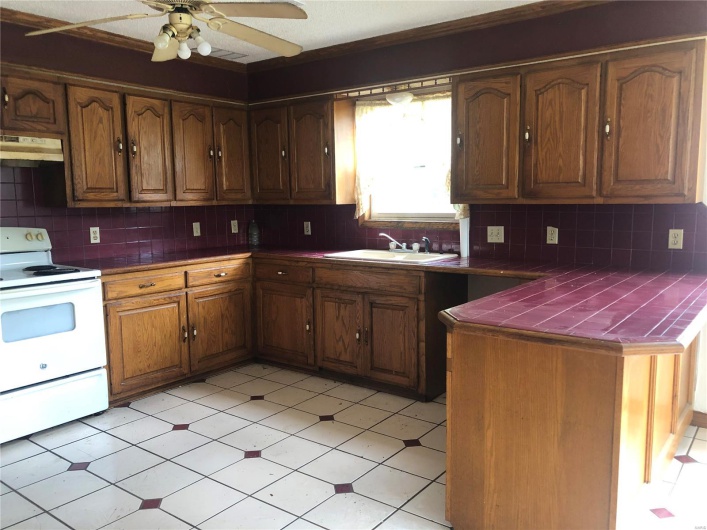 Kitchen - Lots of storage space!