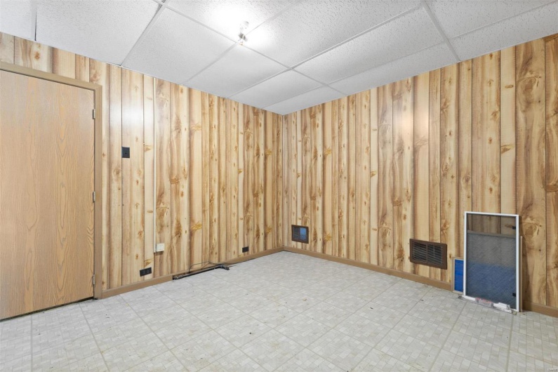522 Maple Street, Leadington, Missouri 63601, ,Commercial Sale,For Sale,Maple,MAR24040963