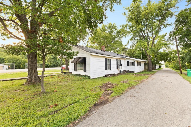 522 Maple Street, Leadington, Missouri 63601, ,Commercial Sale,For Sale,Maple,MAR24040963