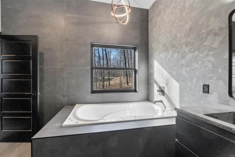 449 Eagle Pointe Circle, Cape Girardeau, Missouri 63701, 4 Bedrooms Bedrooms, 9 Rooms Rooms,3 BathroomsBathrooms,Residential,For Sale,Eagle Pointe,MAR25003268