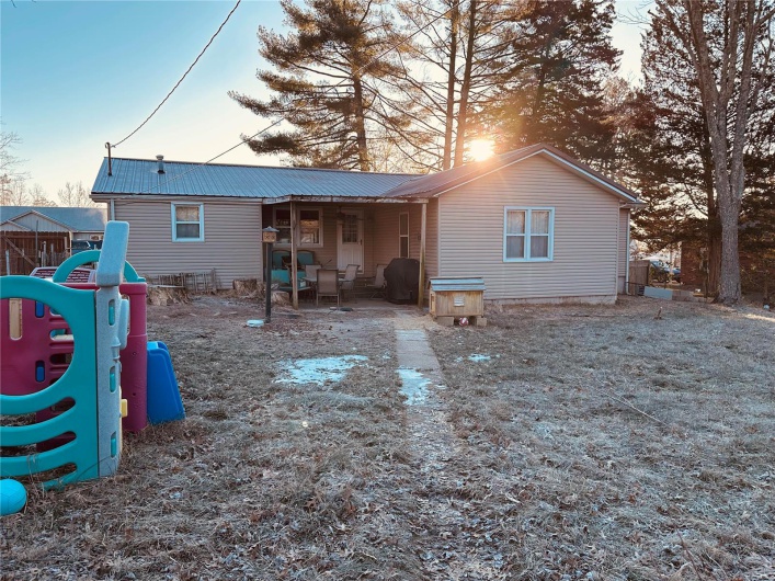 128 Pine Street, Ironton, Missouri 63650, 3 Bedrooms Bedrooms, 9 Rooms Rooms,2 BathroomsBathrooms,Residential,For Sale,Pine,MAR25003789