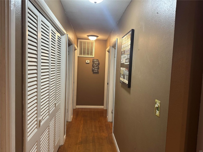 128 Pine Street, Ironton, Missouri 63650, 3 Bedrooms Bedrooms, 9 Rooms Rooms,2 BathroomsBathrooms,Residential,For Sale,Pine,MAR25003789
