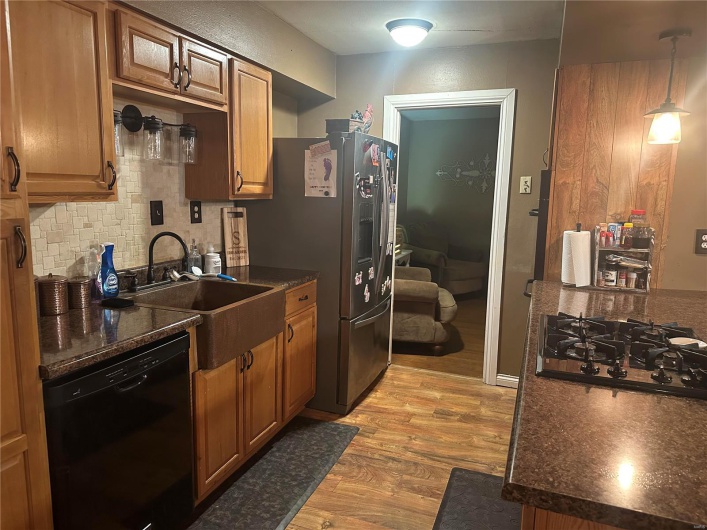 128 Pine Street, Ironton, Missouri 63650, 3 Bedrooms Bedrooms, 9 Rooms Rooms,2 BathroomsBathrooms,Residential,For Sale,Pine,MAR25003789