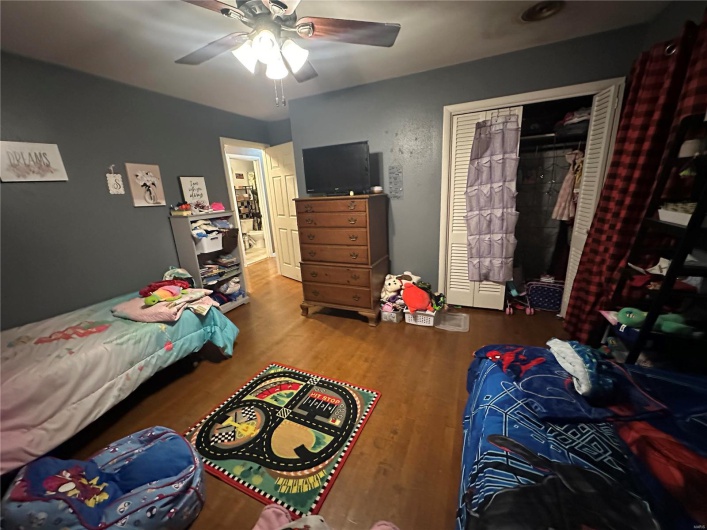 128 Pine Street, Ironton, Missouri 63650, 3 Bedrooms Bedrooms, 9 Rooms Rooms,2 BathroomsBathrooms,Residential,For Sale,Pine,MAR25003789