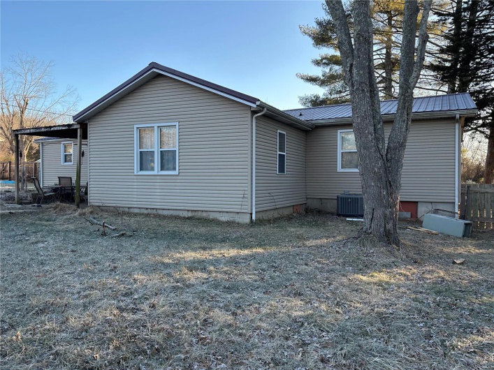 128 Pine Street, Ironton, Missouri 63650, 3 Bedrooms Bedrooms, 9 Rooms Rooms,2 BathroomsBathrooms,Residential,For Sale,Pine,MAR25003789