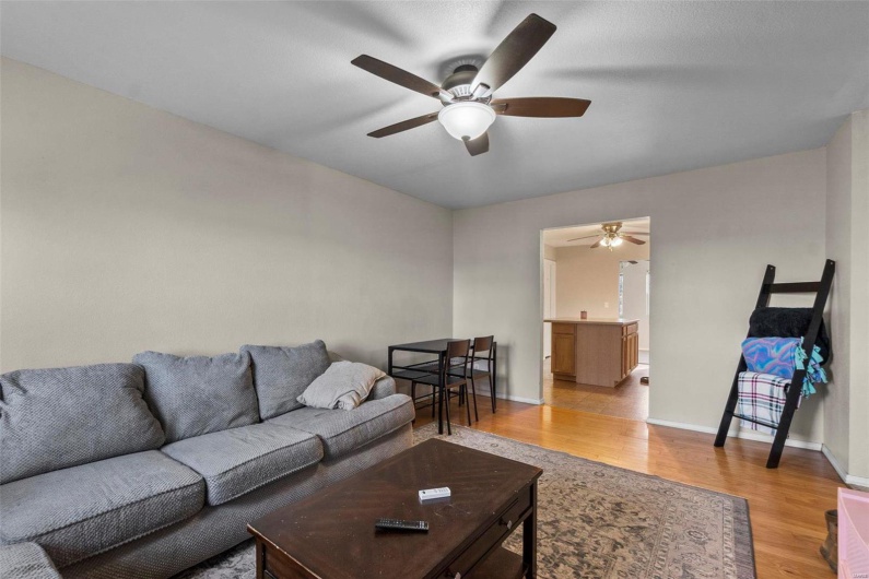 8294 Bobcat Lane, Glen Allen, Missouri 63751, 1 Bedroom Bedrooms, 5 Rooms Rooms,2 BathroomsBathrooms,Residential,For Sale,Bobcat,MAR25003934