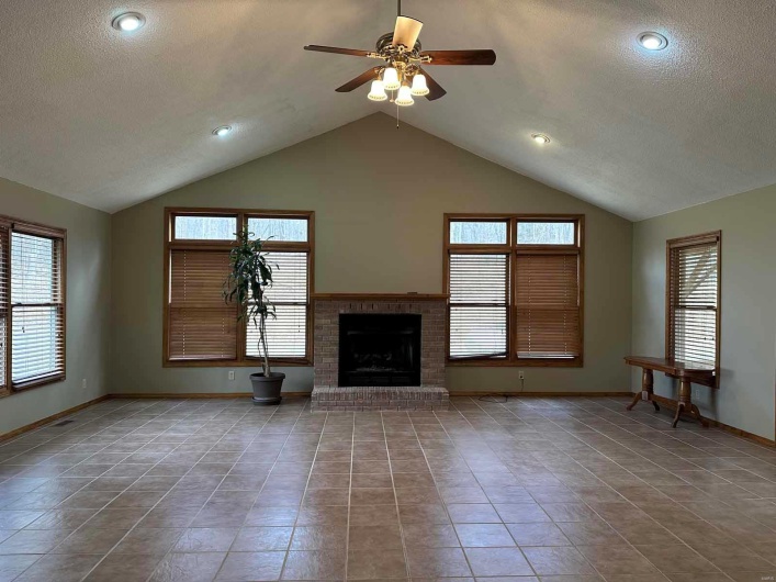 17264 Cedar Hills Drive, Dexter, Missouri 63841, 3 Bedrooms Bedrooms, 10 Rooms Rooms,2 BathroomsBathrooms,Residential,For Sale,Cedar Hills,MAR25003896