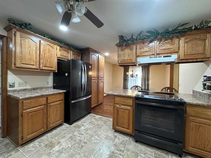 17264 Cedar Hills Drive, Dexter, Missouri 63841, 3 Bedrooms Bedrooms, 10 Rooms Rooms,2 BathroomsBathrooms,Residential,For Sale,Cedar Hills,MAR25003896