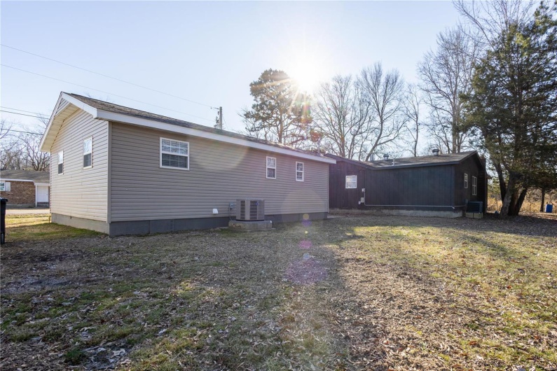 2347 Arkansas AVE, Poplar Bluff, Missouri 63901, 2 Bedrooms Bedrooms, 6 Rooms Rooms,1 BathroomBathrooms,Residential,For Sale,Arkansas AVE,MAR25003731