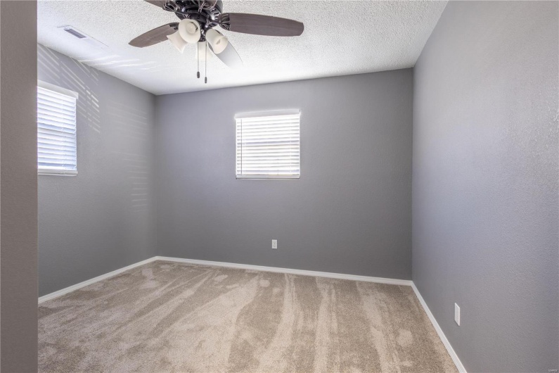 2347 Arkansas AVE, Poplar Bluff, Missouri 63901, 2 Bedrooms Bedrooms, 6 Rooms Rooms,1 BathroomBathrooms,Residential,For Sale,Arkansas AVE,MAR25003731