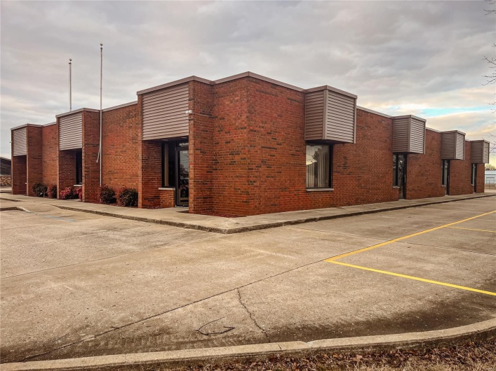 1218 Linn St, Sikeston, Missouri 63801, ,Commercial Sale,For Sale,Linn St,MAR25003895