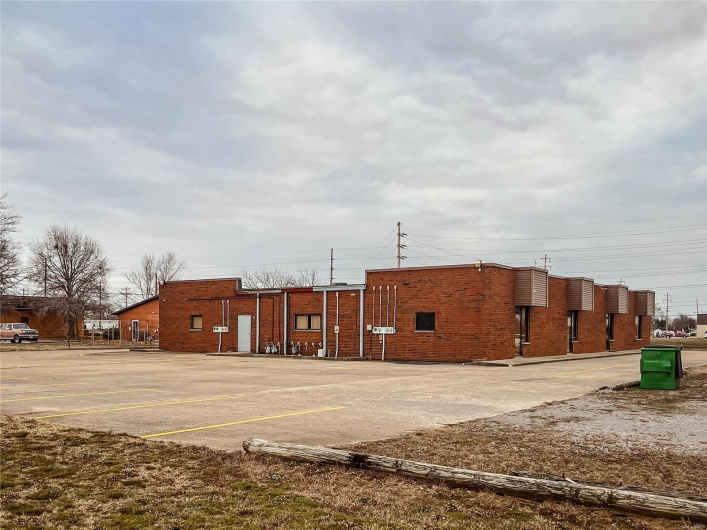 1218 Linn St, Sikeston, Missouri 63801, ,Commercial Sale,For Sale,Linn St,MAR25003895