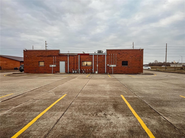 1218 Linn St, Sikeston, Missouri 63801, ,Commercial Sale,For Sale,Linn St,MAR25003895