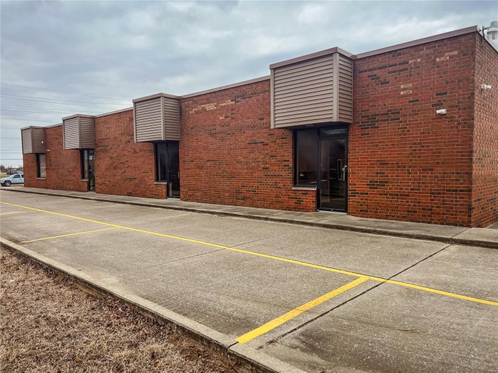 1218 Linn St, Sikeston, Missouri 63801, ,Commercial Sale,For Sale,Linn St,MAR25003895