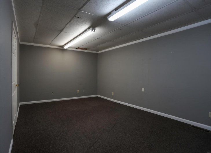 1218 Linn St, Sikeston, Missouri 63801, ,Commercial Sale,For Sale,Linn St,MAR25003895
