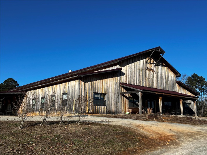 Durso Hills Winery & Bistro