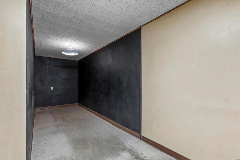 808 Wakefield Avenue, Sikeston, Missouri 63801, ,Commercial Sale,For Sale,Wakefield,MAR25004295