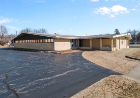 808 Wakefield Avenue, Sikeston, Missouri 63801, ,Commercial Sale,For Sale,Wakefield,MAR25004295