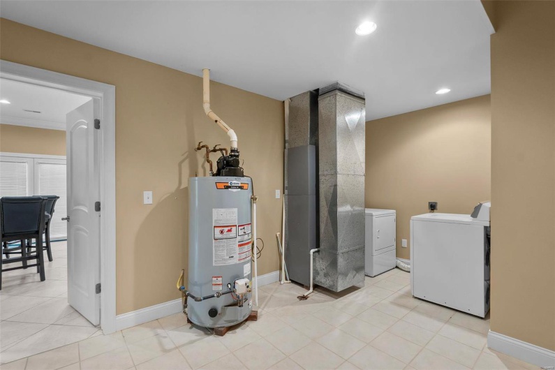 Utilities with independent washer and dryer and gas water heater