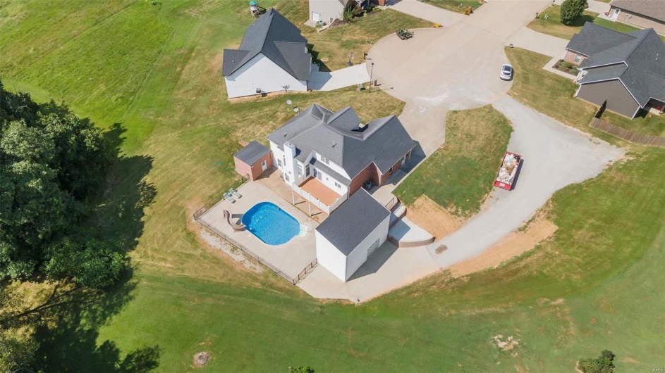 Birds eye view of property