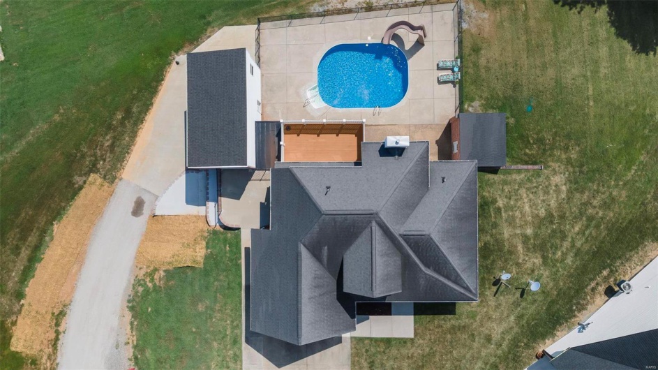 Birds eye view of property