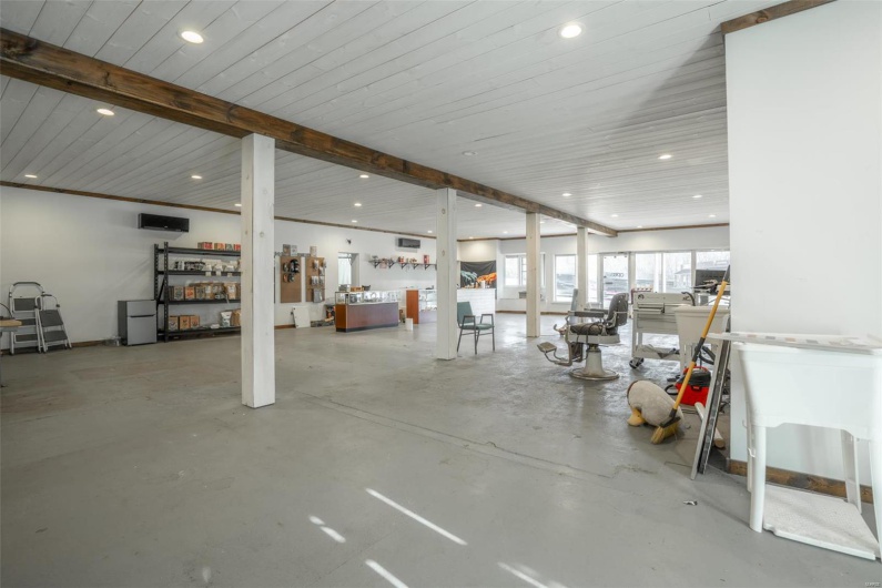 1025 Westwood Boulevard, Poplar Bluff, Missouri 63901, ,Commercial Sale,For Sale,Westwood,MAR25004366