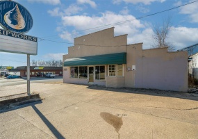 1025 Westwood Boulevard, Poplar Bluff, Missouri 63901, ,Commercial Sale,For Sale,Westwood,MAR25004366