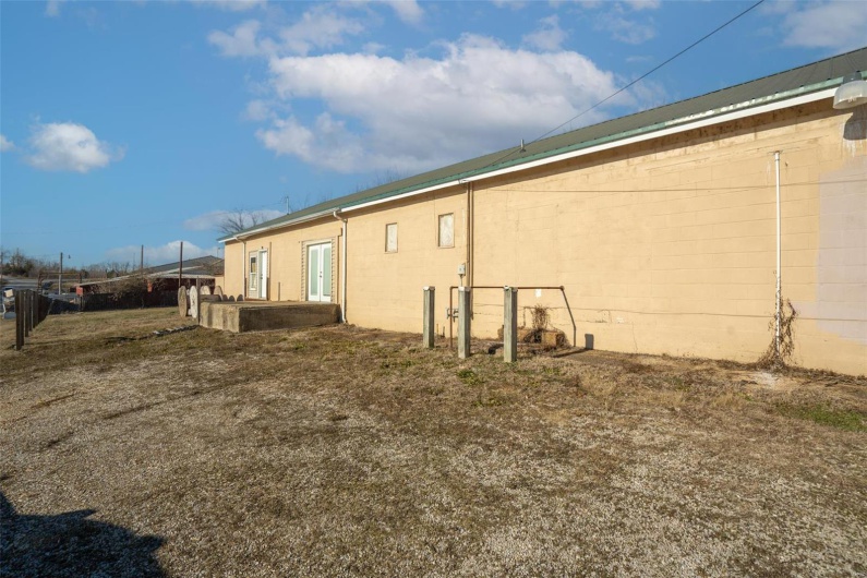 1025 Westwood Boulevard, Poplar Bluff, Missouri 63901, ,Commercial Sale,For Sale,Westwood,MAR25004366