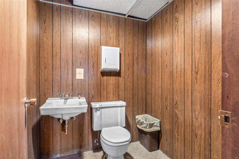1421 Main, Park Hills, Missouri 63601, ,Commercial Sale,For Sale,Main,MAR25004483