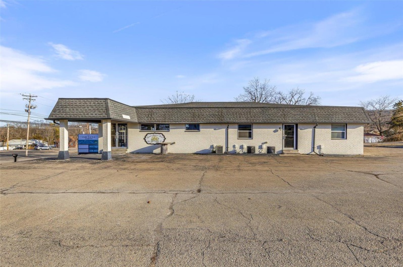 1421 Main, Park Hills, Missouri 63601, ,Commercial Sale,For Sale,Main,MAR25004483