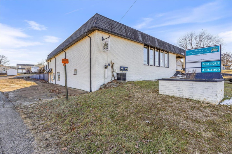 1421 Main, Park Hills, Missouri 63601, ,Commercial Sale,For Sale,Main,MAR25004483