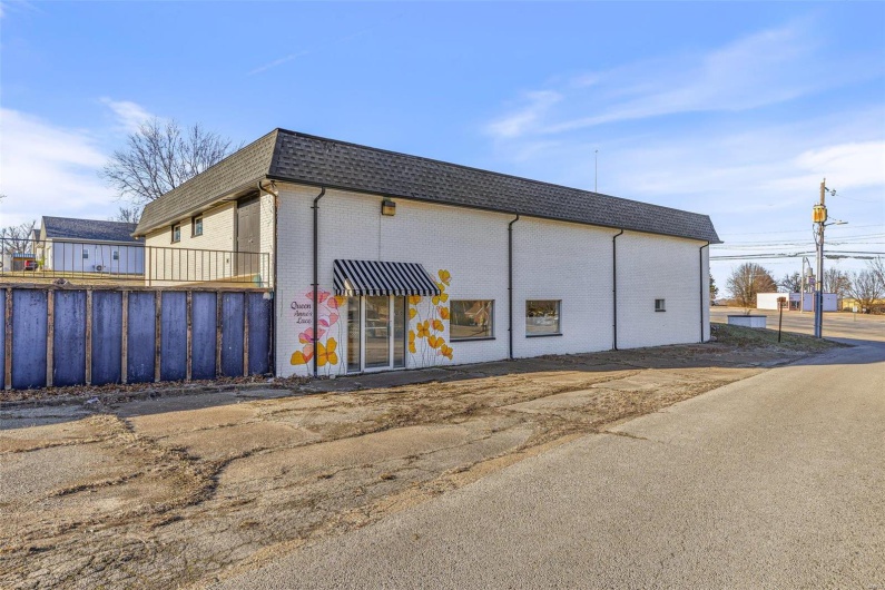 1421 Main, Park Hills, Missouri 63601, ,Commercial Sale,For Sale,Main,MAR25004483