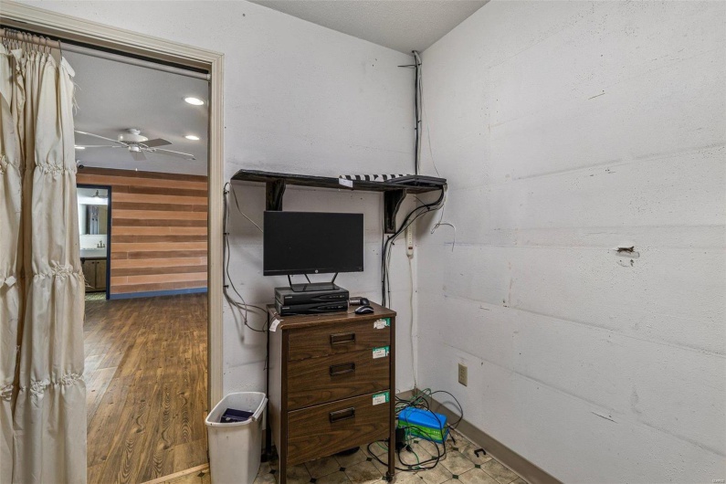 1421 Main, Park Hills, Missouri 63601, ,Commercial Sale,For Sale,Main,MAR25004483