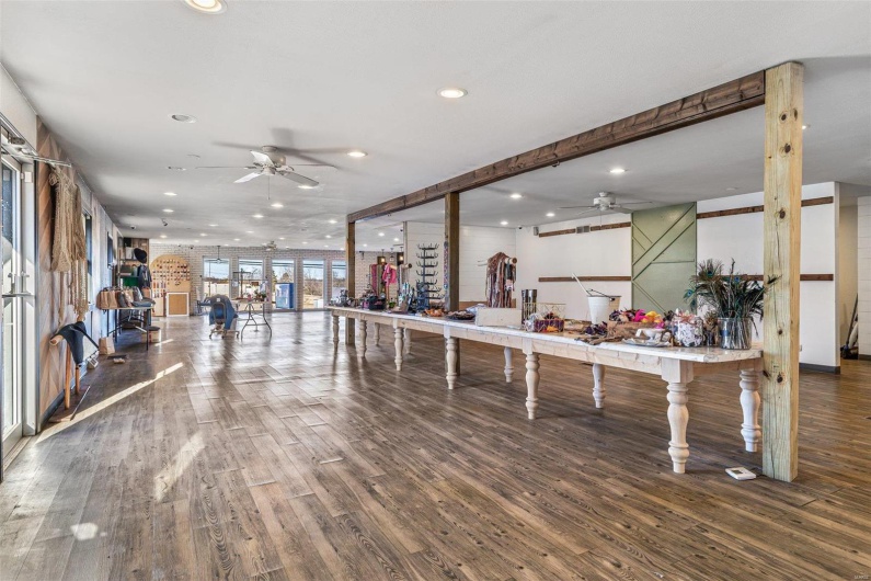 1421 Main, Park Hills, Missouri 63601, ,Commercial Sale,For Sale,Main,MAR25004483