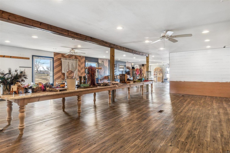 1421 Main, Park Hills, Missouri 63601, ,Commercial Sale,For Sale,Main,MAR25004483