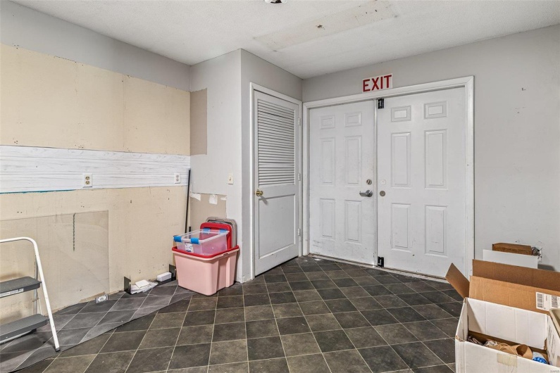 1421 Main, Park Hills, Missouri 63601, ,Commercial Sale,For Sale,Main,MAR25004483