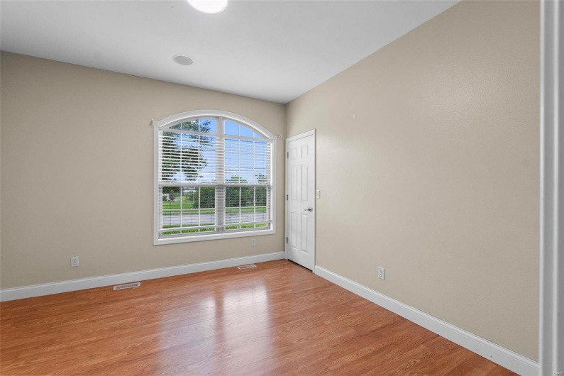 2206 Derbyshire Lane, Cape Girardeau, Missouri 63701, 6 Bedrooms Bedrooms, 10 Rooms Rooms,3 BathroomsBathrooms,Residential,For Sale,Derbyshire,MAR24043116